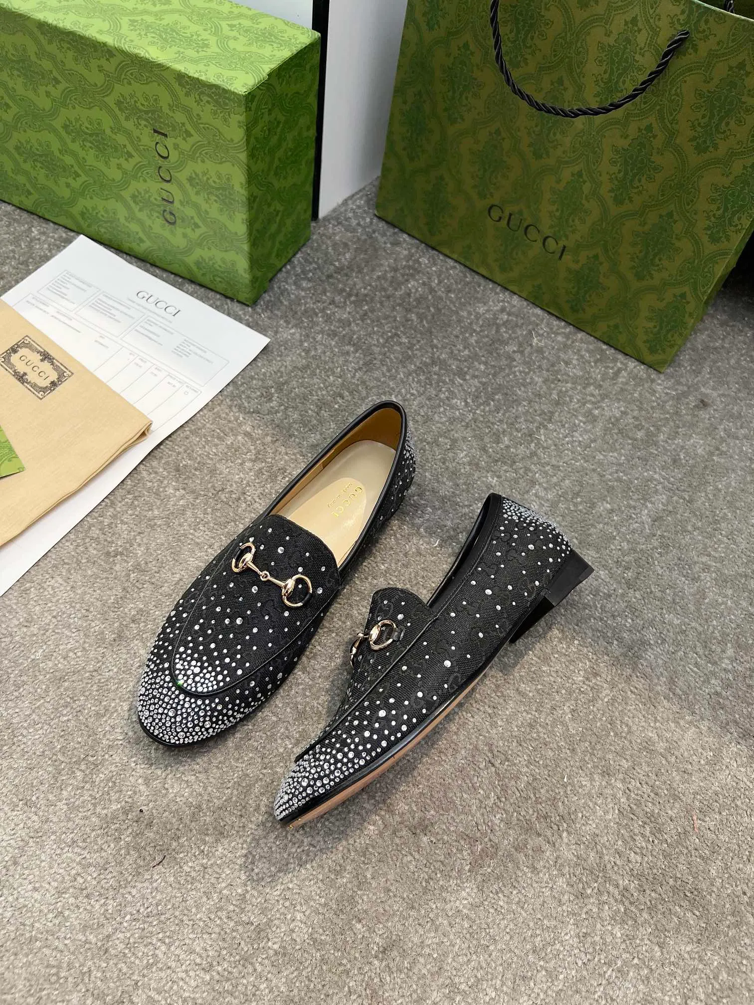 👟👟Ex-factory price 420👟👟 Genuine leather sole +50 Original quality guccisummer's latest limited edition shoes are on sale with top quality. Purchased genuine development original special hot diamond process classic double G presbyopic inner sheepskin with Italian original board material and craftsmanship are the same as the original! Code number: 35-42,